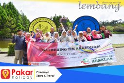 FLOATING MARKET LEMBANG