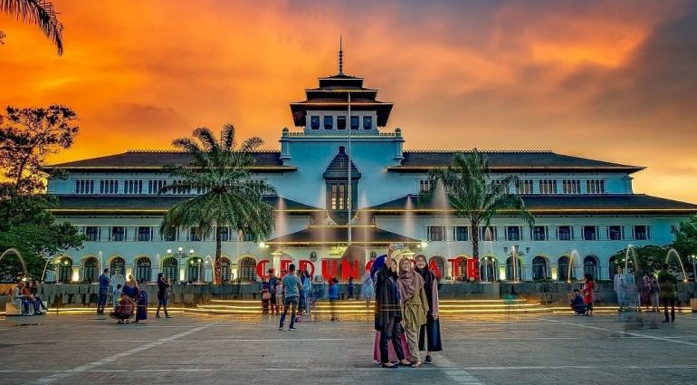 gedung-sate-pakar-holiday