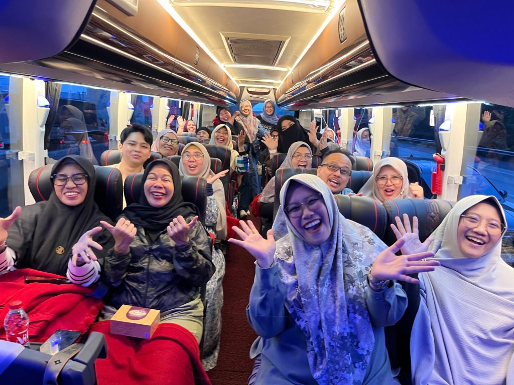 MEDIUM BUS 35 SEAT